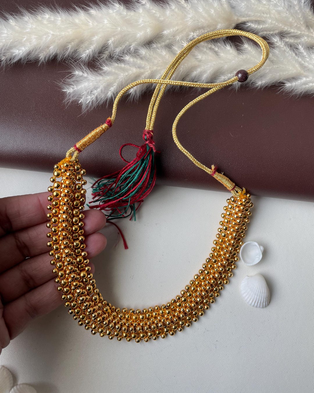 Thushi studs
