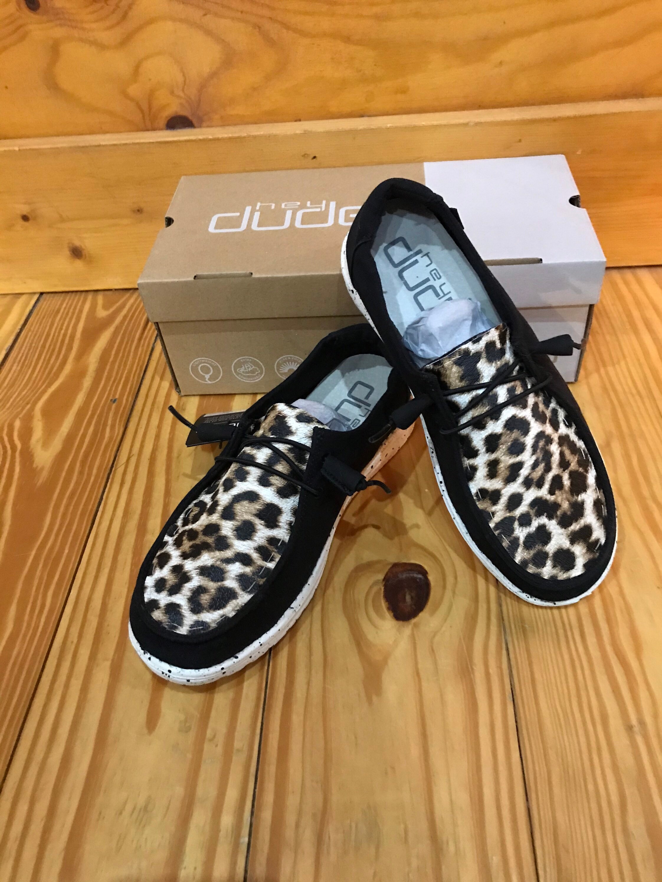 hey dude cheetah tan