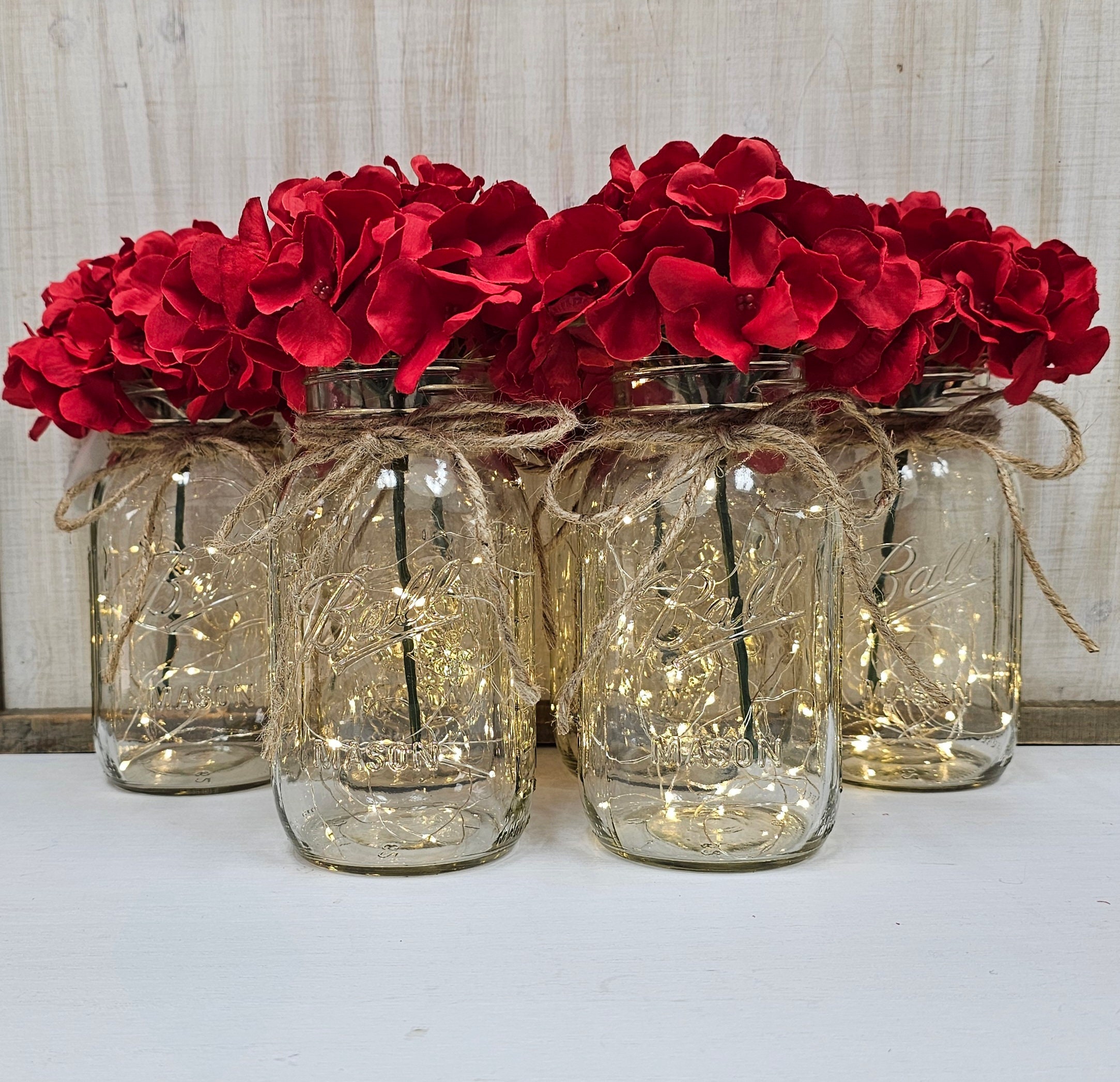 Centros de mesa con hortensias rojas premium iluminadas en frascos de vidrio,  decoración para bodas, baby shower, despedidas de soltera, graduaciones,  celebraciones y eventos corporativos. - Etsy México, image size:2167x2092