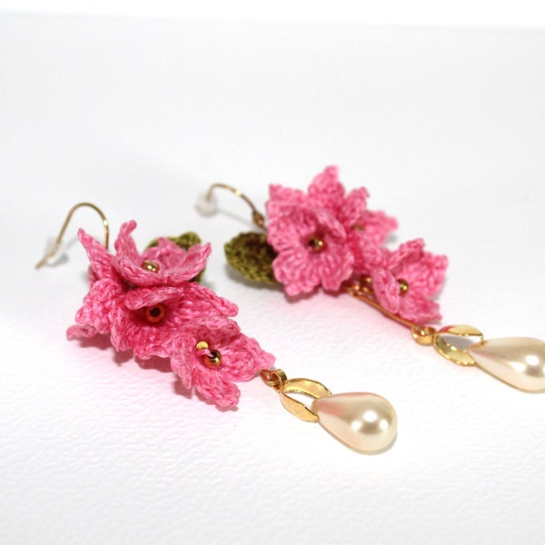 Bijoux boucles d'oreilles pendantes bouquet de fleurs rose fil coton au crochet perles gouttes nacrées crochet acier inoxydable mode fleurie