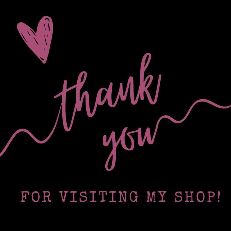 Może przedstawiać: Czarne tło z napisem "thank you" w r&oacute;żowym skrypcie, z r&oacute;żowym sercem i ozdobną linią. Fraza "FOR VISITING MY SHOP!" jest w r&oacute;żowym, bezszeryfowym kroju pisma.