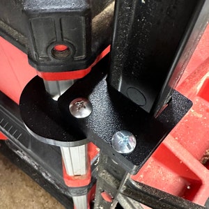 2 Wheeled cart Latch Gen 2