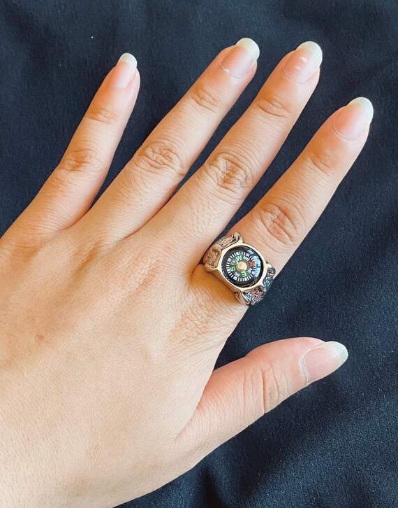 Metal Atelier Signet Ring with Chain Links | Poet and the Bench