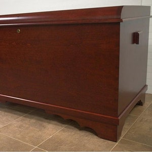 Cedar hope chest cherry finish wood storage trunk hotsell