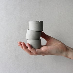 Set van 3 kleine betonnen plantenbakken | Kleine ronde, minimalistische betonnen plantenbakken | Sappige potten