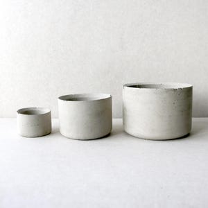 Set of 3 concrete planters | Round minimalistic concrete planters | Succulent planter pots