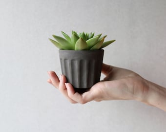 Dark grey concrete planter | Scandinavian minimalistic concrete planter | Concrete planter pot