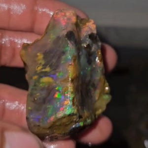 Ethiopian Welo Opal Rough Gemstone: Flashy Fire Crystal, 300 Cts