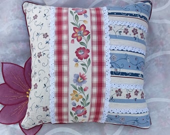 Pillow decorative cottage style, shabby chic, linen and lace, Flowers, French country decor, PillowCase, farmhouse, Floral Fabric, Vintage