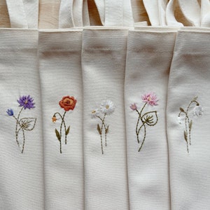 Geburtsblumen-Einkaufstasche mit Reißverschluss, handgestickte Blume, Nelkenblume, Maiglöckchen, Mohnblumen-Tasche, Brautjungfern Geschenk