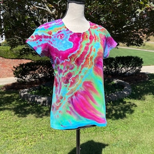 Geode Gravity Dye Ice Dye Tie Dye Women’s T-Shirt  Ready to Ship Size Small Gifts for Her