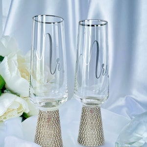 Wedding flutes, toasting flutes, personalized wedding glasses, bling champagne glasses, rhinestones glasses, silver studded wedding flutes