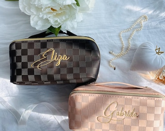 Makeup Bag Leather PU, Large Cosmetic Bag Personalized Christmas Gift Wife Girlfriend Gift, Open Flat Makeup Organizer, Bridesmaids Gift