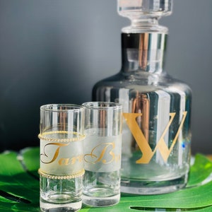 Gift set tequila shot glasses and decanter, Personalized groomsman gift, tequila shots set, bachelor shot glasses, bachelorette shot glasses