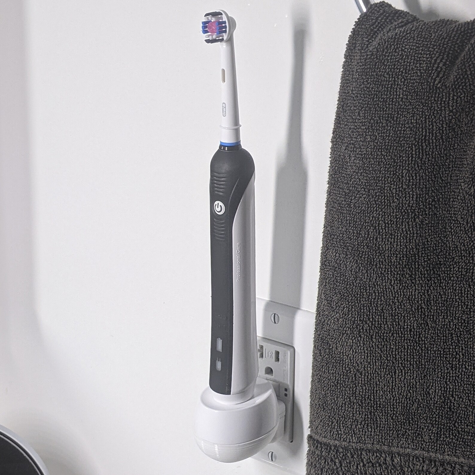 oral b toothbrush charger wall mount