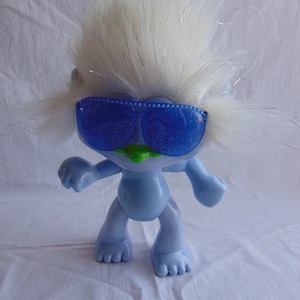 Troll with sunglasses and white hair