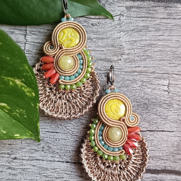 Orecchini soutache 'Amazzonia', con inserti ad uncinetto, GloriaHMjewelry