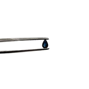 Faceted Natural Midnight Blue Sapphire - Peervormig