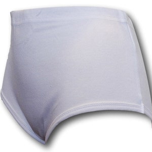 Può includere: Intimo in cotone bianco con un design semplice.