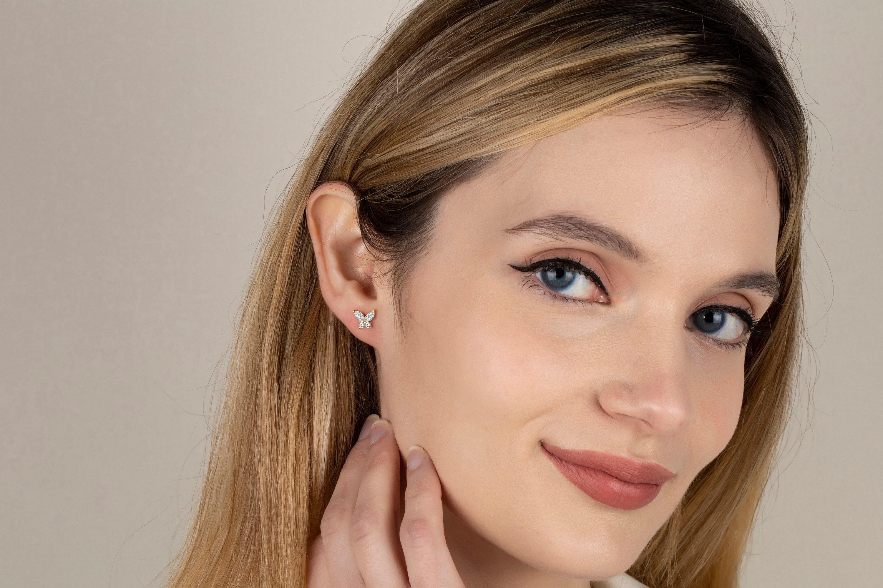 日本未入荷★STONEHENgE★POSY〜14K Butterfly Shaped Earrings Charm Butterfly Hoop Earrings, 14K Gold Small Dangle