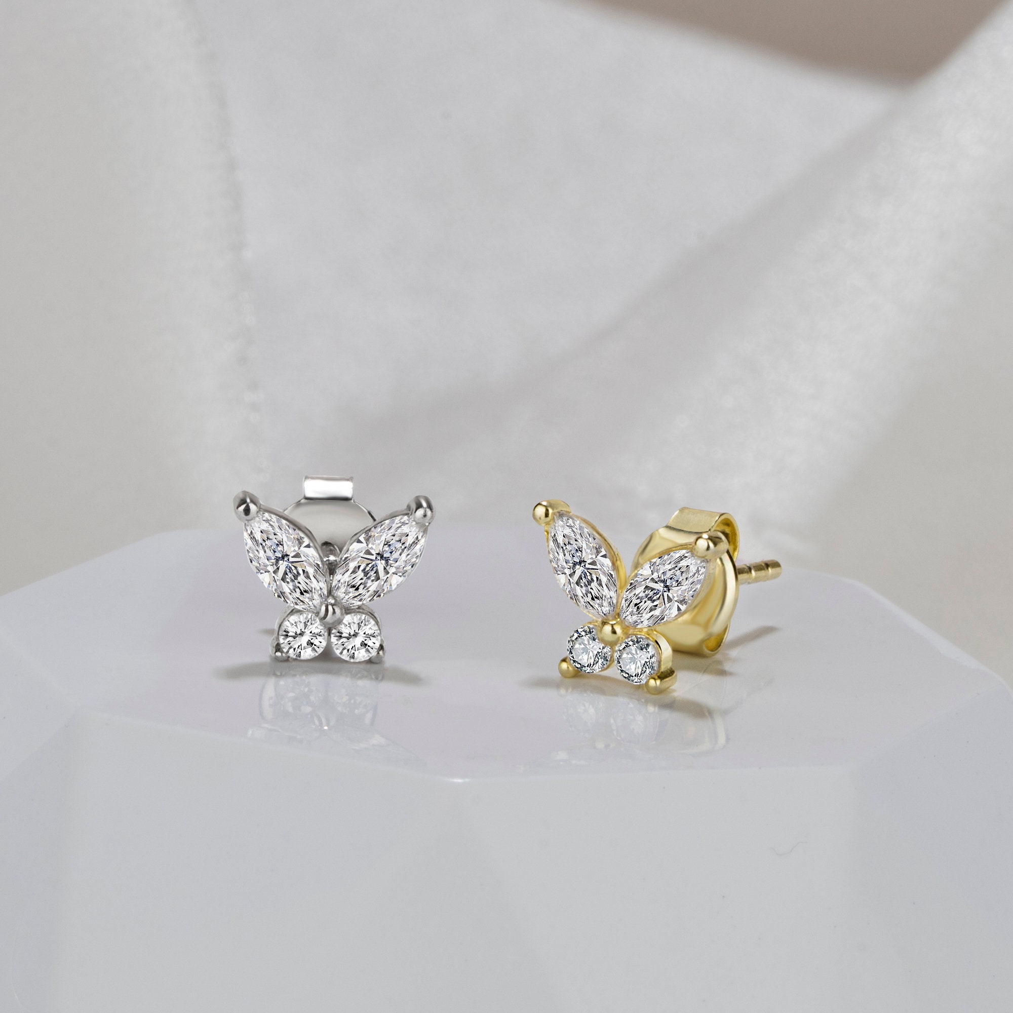 日本未入荷★STONEHENgE★POSY〜14K Butterfly Shaped Earrings Charm Butterfly Hoop Earrings, 14K Gold Small Dangle