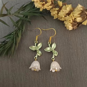 Flower dangle earrings, White Lily of the Valley drop earring, Floral jewelry, Fairy flower dangle for women, Cottagecore jewelry, Gifts