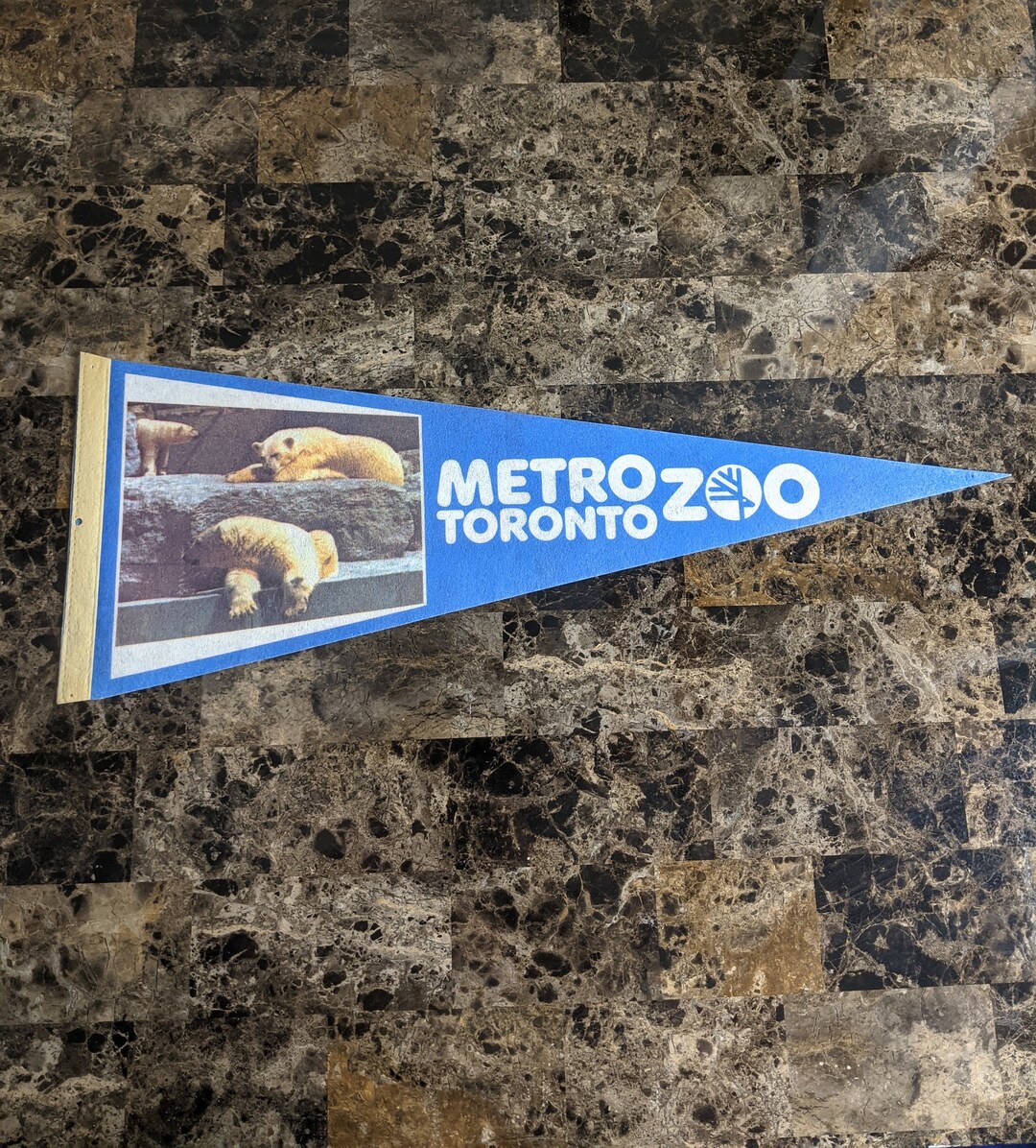 Vintage 70's 80's Metro Toronto Zoo Pennant Flag Tshirt Sweatshirt Hat ...