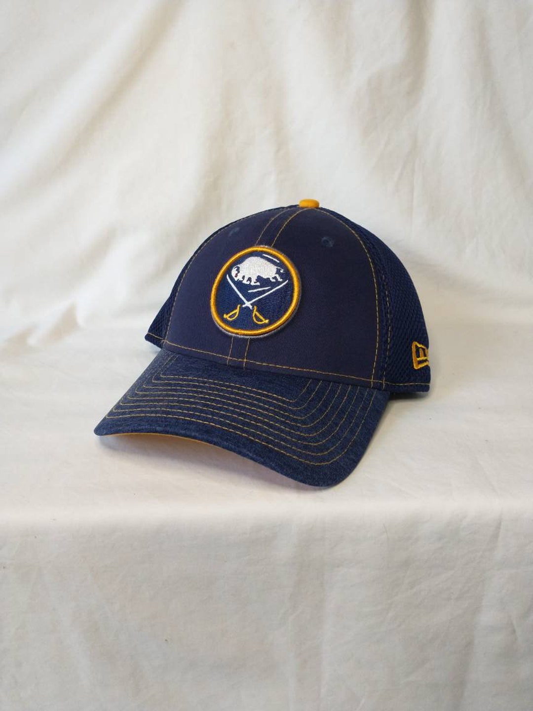 NHL New Era Buffalo Sabres SAMPLE Fitted Hat : r/neweracaps