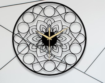 Reloj de pared de metal con diseño floral de mandala, elegante, negro y dorado, silencioso, hecho a mano, de inspiración bohemia.