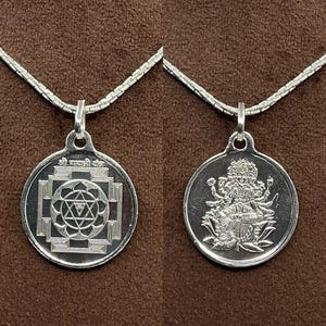Gayatri Yantra Locket in Silver With Silver Chain