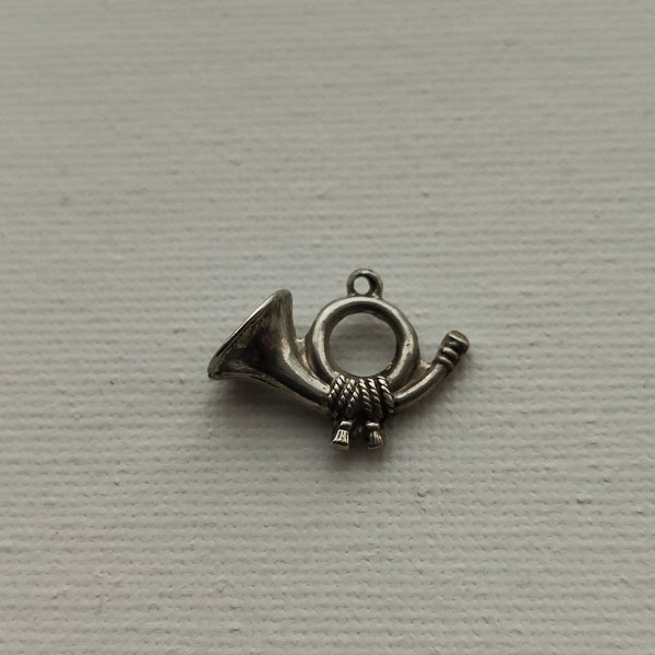 Vintage silver Hunting Horn charm, detailed retro jewelry piece of 835 silver from the Netherlands, Post horn charm,