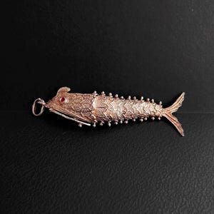 Vintage Gold Washed 925 Silver Fishing Lure / Bait Pendant with secret compartment - made in Italy - articulated fish - jewelry from Arezzo