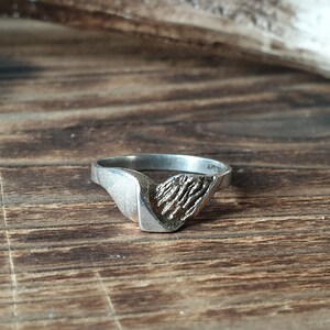 Modernist vintage silver ring crafted by Riitta Hakala for Alpo Tammi Koru of Finland, 925 silver, richly hallmarked, US 8 , Raw Mountains image 3