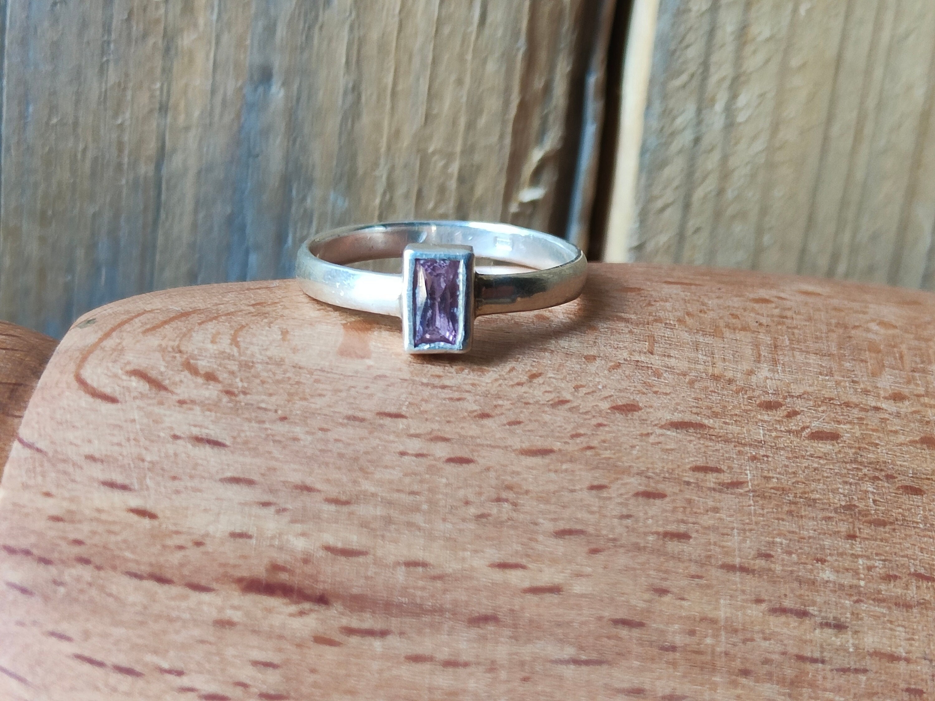 Anello Argento 925 Con Zaffiro Viola Creato In Laboratorio - Taglio Smeraldo, Stile Vintage, Nuovo