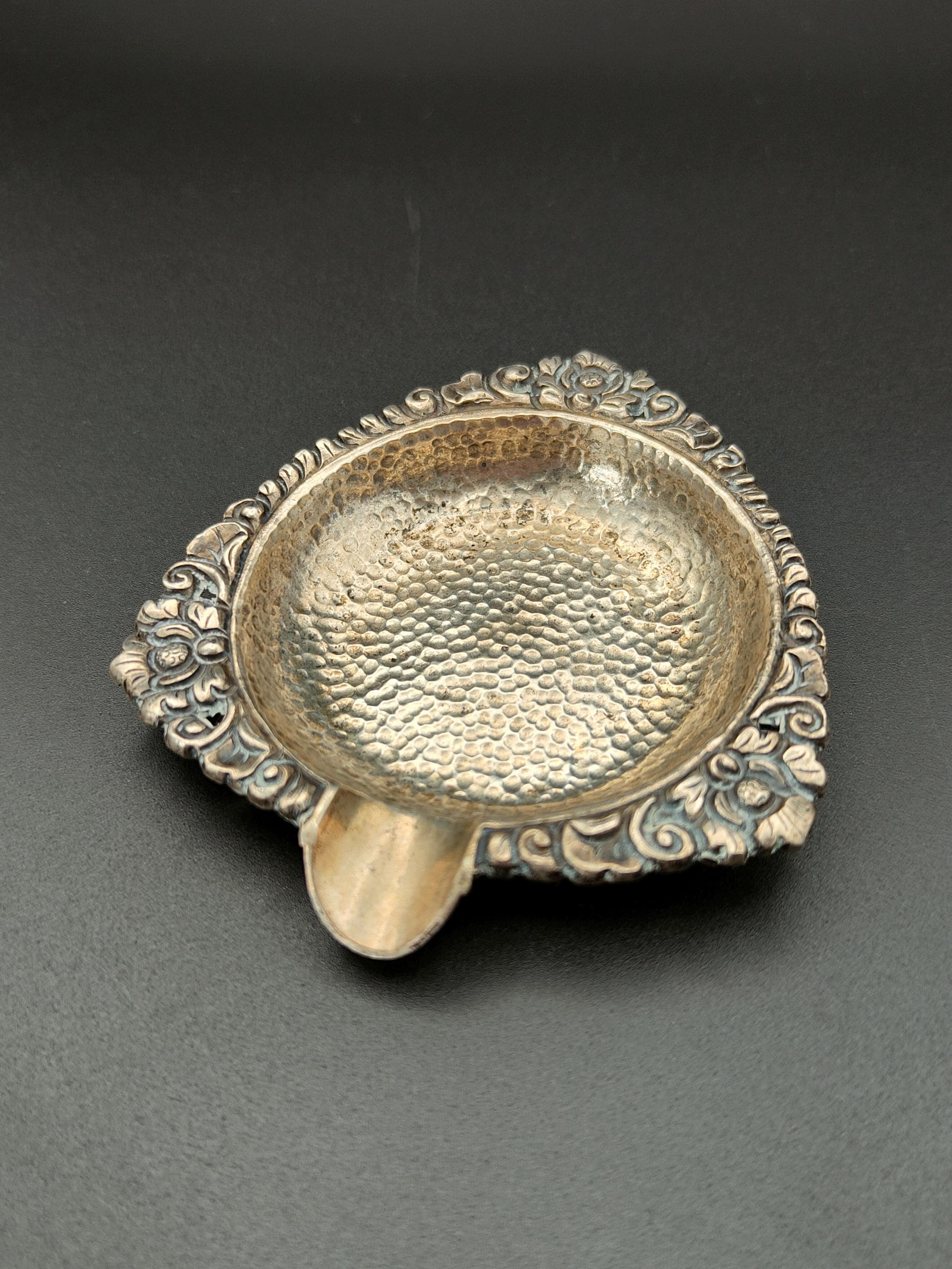 Vintage 800 Silver Ashtray: Handmade Lotus Flower Design - Yogya