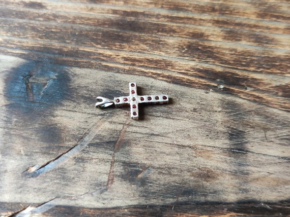 Cross silver pendant decorated with two tone Cubi… - image 9