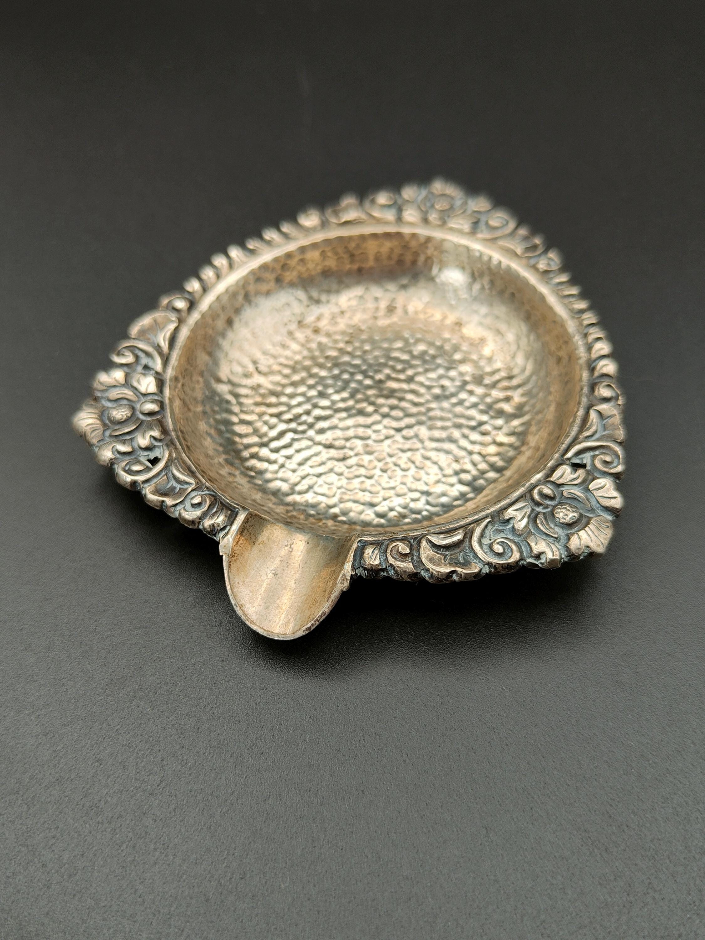 Vintage 800 Silver Ashtray: Handmade Lotus Flower Design - Yogya