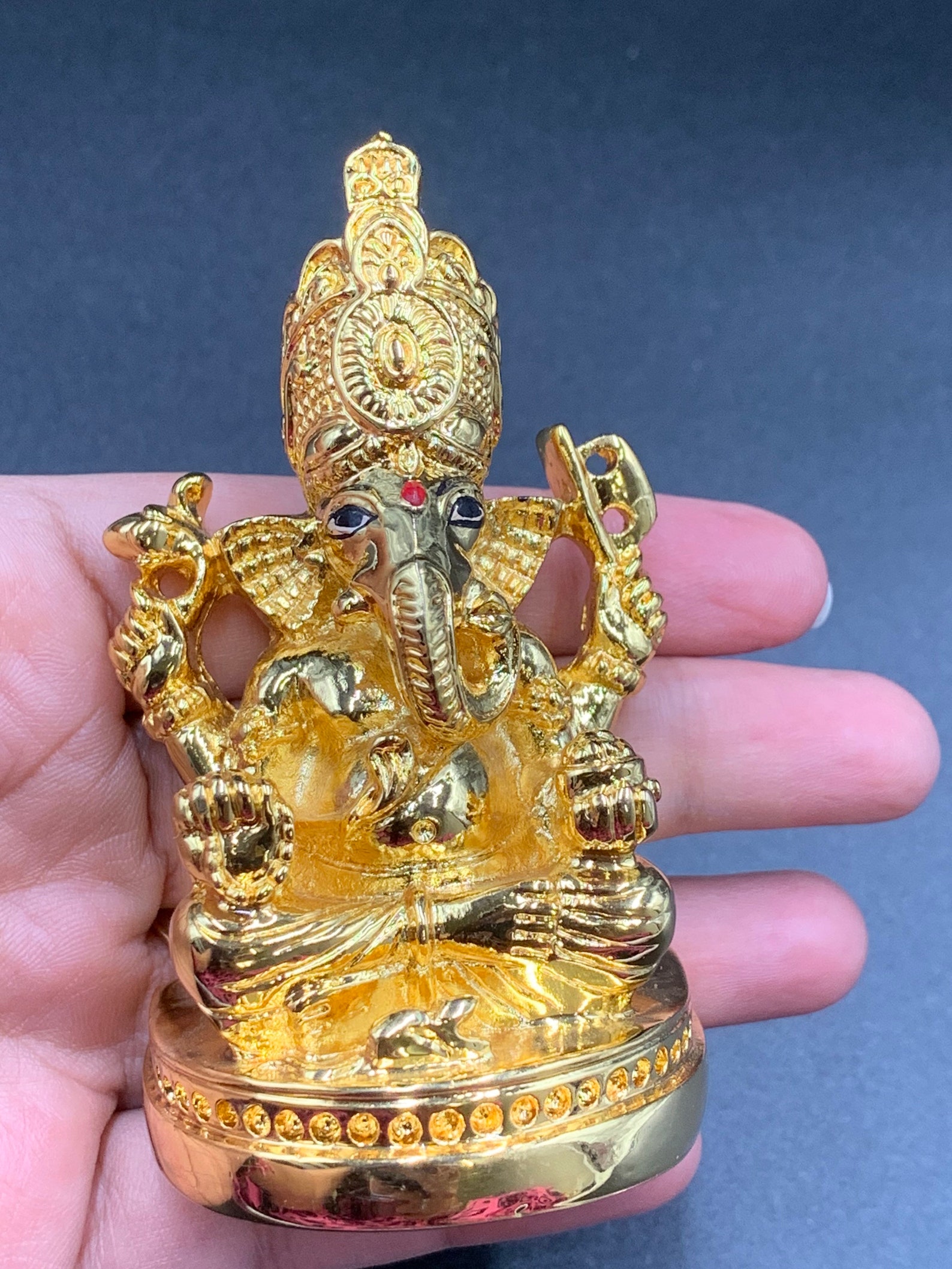 Gold Ganesh Idol/ Lord Ganapathy/ Puja Idol/ Gifting Item/ Lord Ganesh
