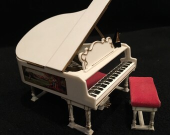 Petite Princess Fantasy Furniture: Royal Grand Piano 4425-5 400, Heirloom Table Set 4428-9 150 by Ideal, 1964