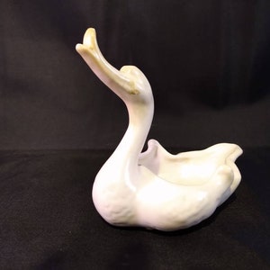 Hull Cream Swan Ashtray Trinket Dish