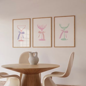 3er Set Thrifted Cocktailgläser mit Schleife * it girl * Digitaldruck Pastellfarben * HOSTING GÄSTE * Bar Servierwagen Niedliche trendige druckbare Wandkunst