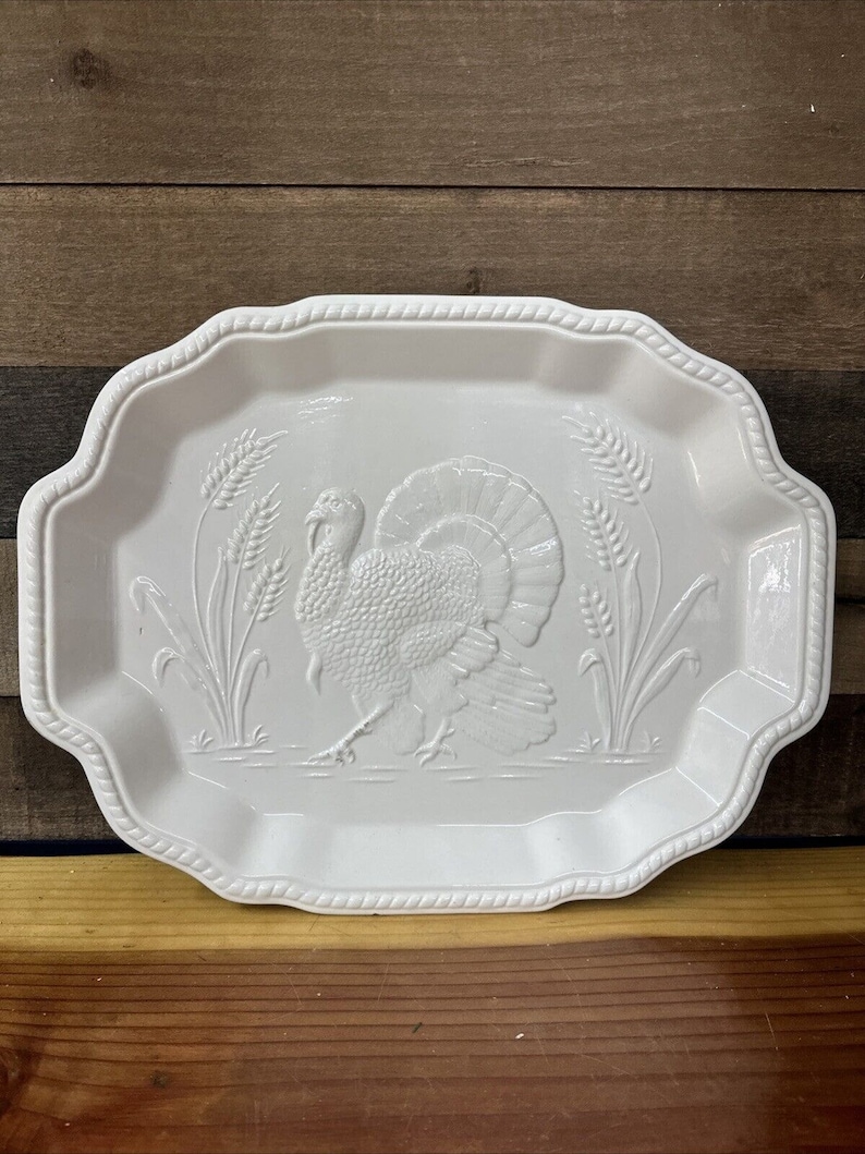 Wild Turkey Cermaic Thanksgiving Platter -flaw image 1