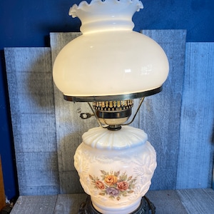 Vintage embossed puffy roses hurricane table lamp 19”