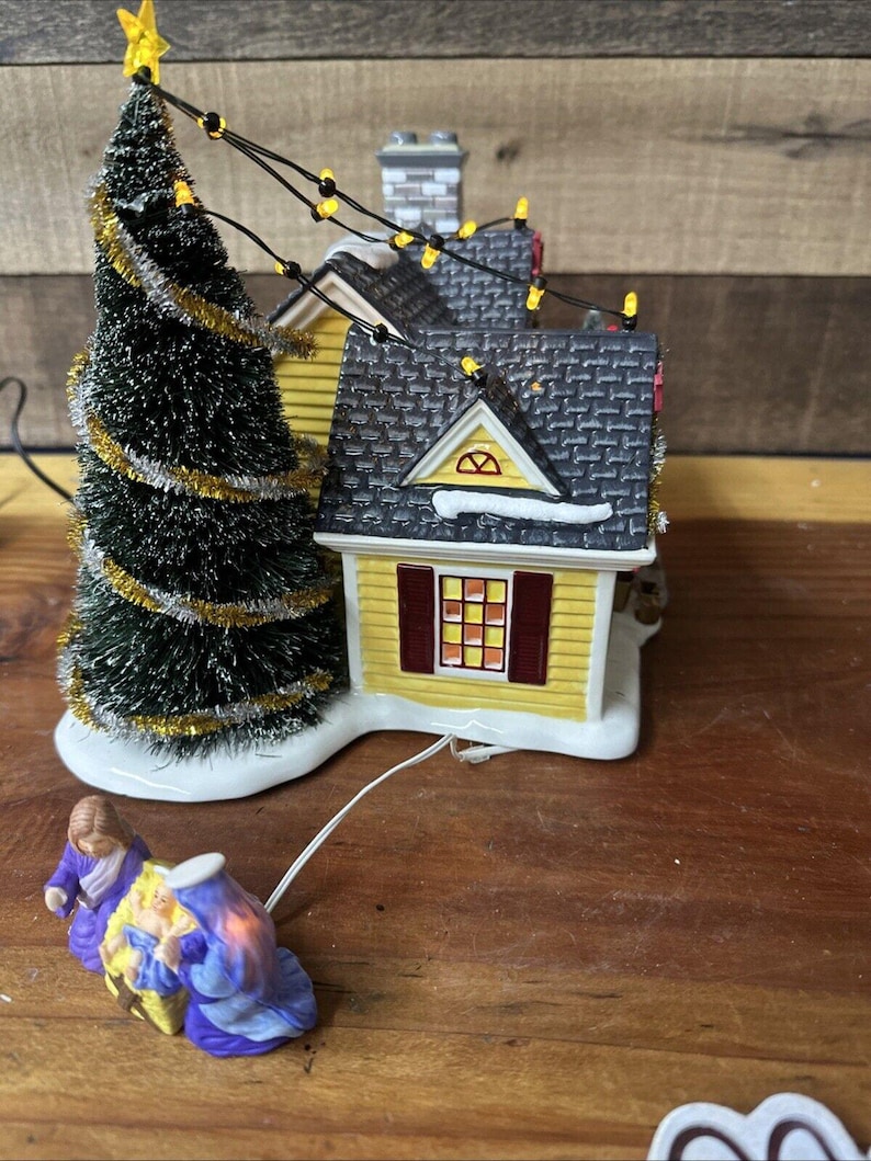 Dept 56 - Snow Village Christmas Lane Noel house #55341 w/ box -sign Broke image 6