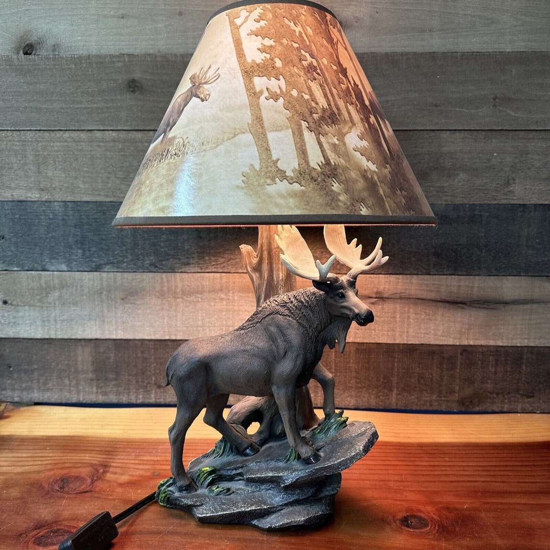 Wildlife Nature Bull Moose Grand Elk Desktop Table Lamp With Nature ...