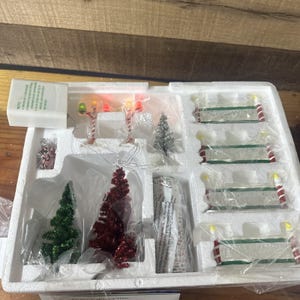 Dept 56 Winter Wonderland Landscape 11 Pc Set North Pole 56.53140 In Box