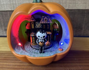 ハイドとイークのアニメーション付きハロウィーンシーンデコレーション