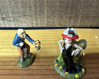 Dept 56 Halloween Village Accessory Set, Made for Each Other #807303