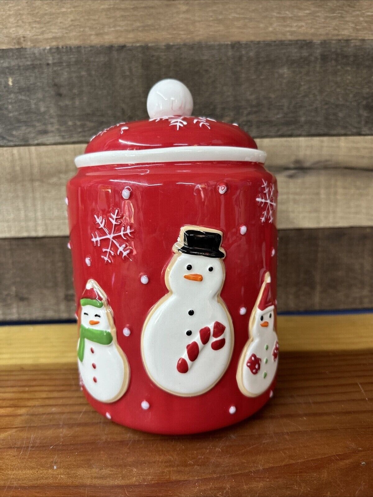 Boîte à biscuits rouge en céramique Bonhommes de neige et flocons de neige exclusifs Hallmark - France
