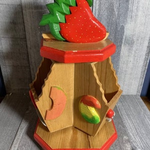 Utensil napkin holder strawberry